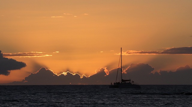 Luxury Hotels in Big Island Kona Near Oceanfront