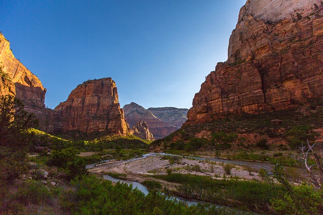 National Park Hotels in Utah Near Hiking Trails