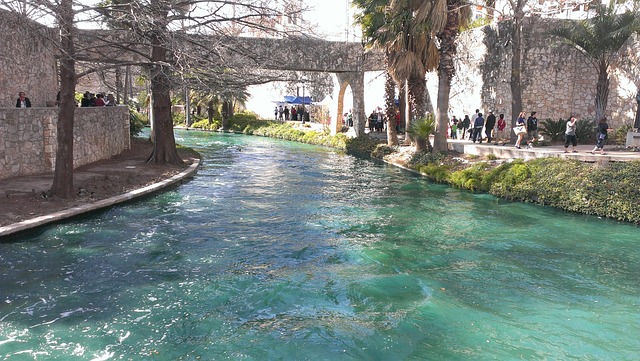 Riverside Resorts in San Antonio Near Walkable Attractions